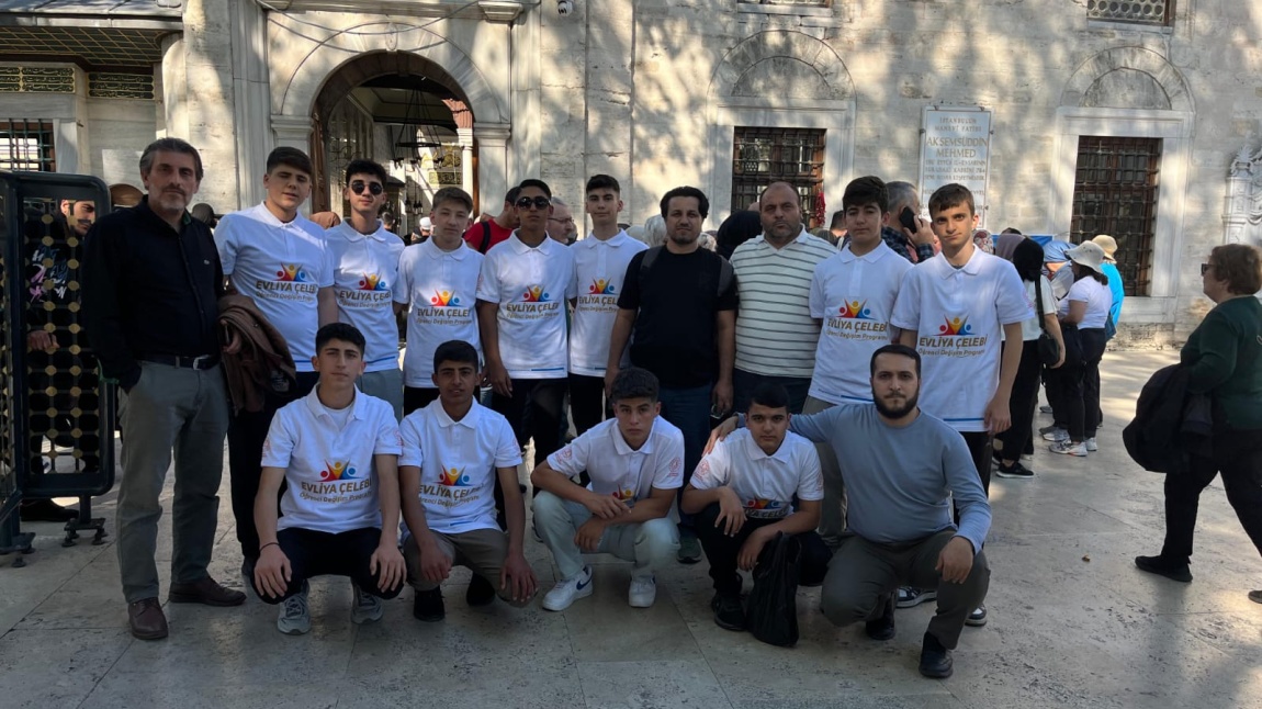 EVLİYA ÇELEBİ ÖĞRENCİ DEĞİŞİM PROGRAMI KAPSAMINDA EBU EYYÜP EL-ENSARİ CAMİİ VE TÜRBESİNİ ZİYARET ETTİK.